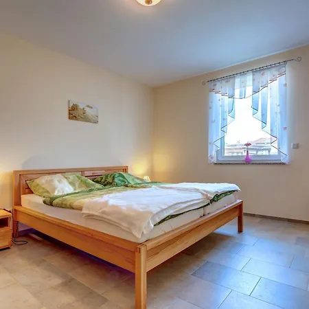 Апартаменты Haus Werder 1 Mit Kamin Цинновиц